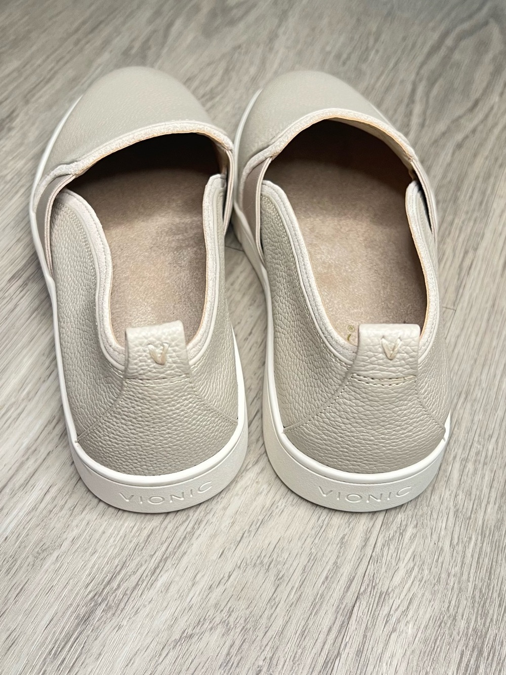 Vionic Cambria Shoes Womens Sz 9 Beige Leather Slip On Casual Comfort Sneakers - Picture 3 of 9